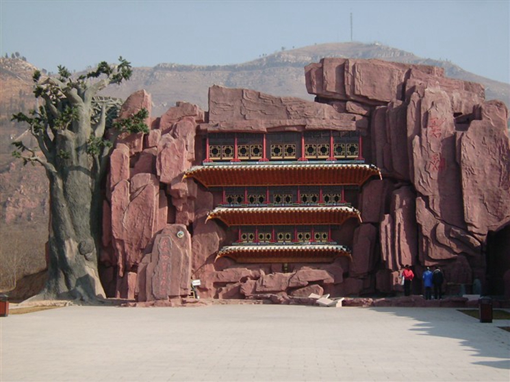 河南汝州怪坡景區(qū)塑石假山包裝 (1).jpg